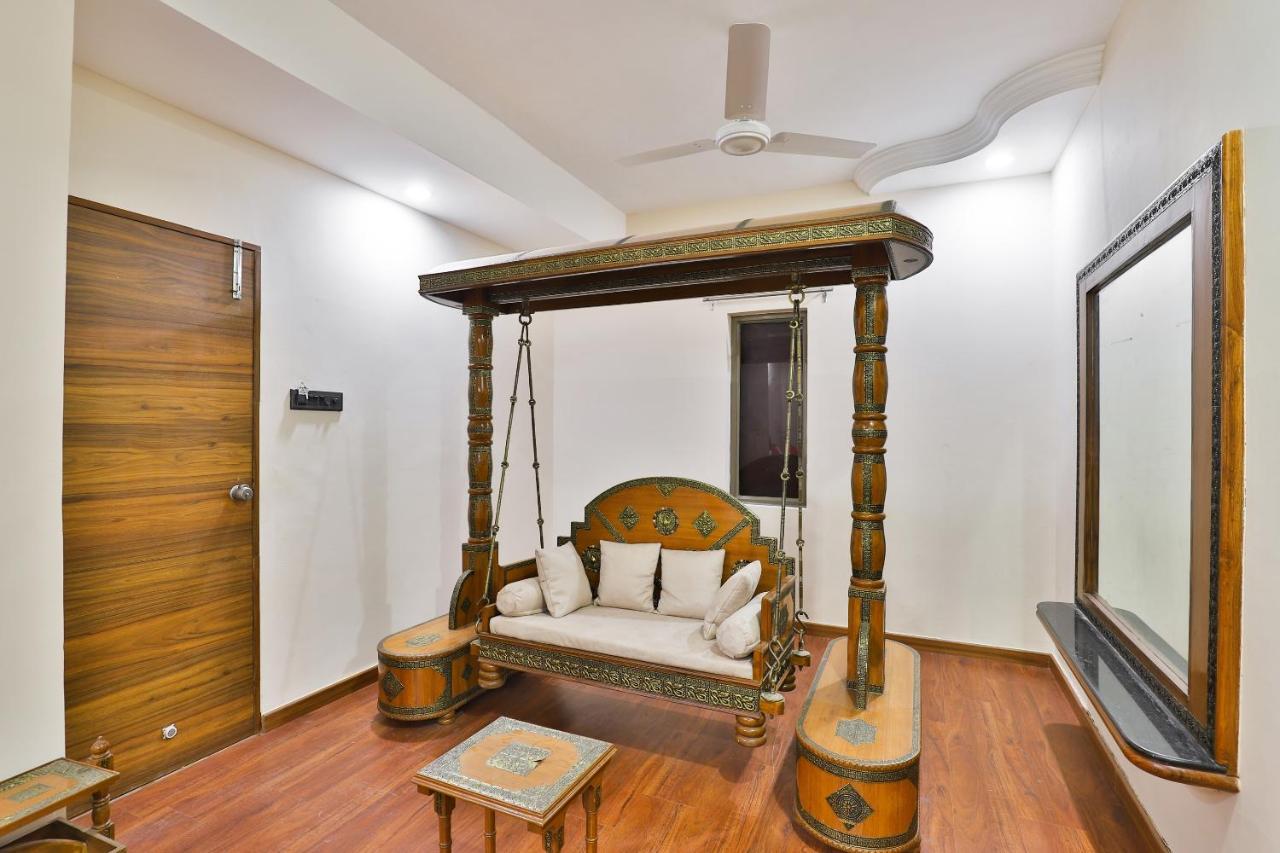 Oyo 23540 Hotel Suryakant Rajkot Eksteriør billede