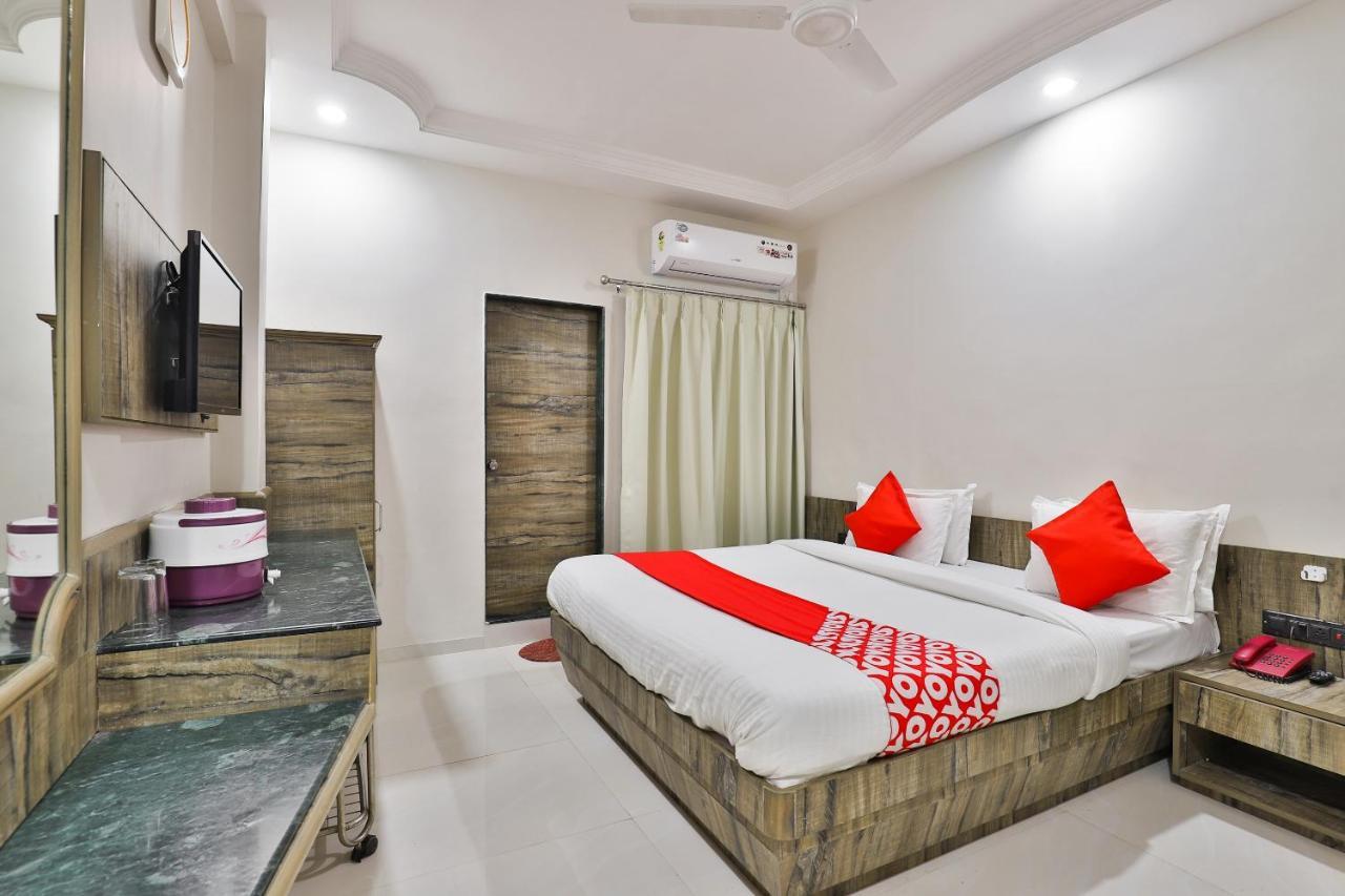Oyo 23540 Hotel Suryakant Rajkot Eksteriør billede
