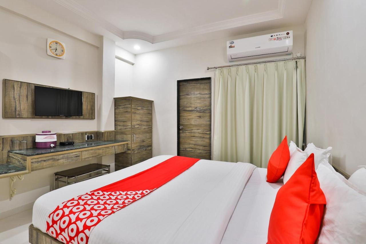 Oyo 23540 Hotel Suryakant Rajkot Eksteriør billede