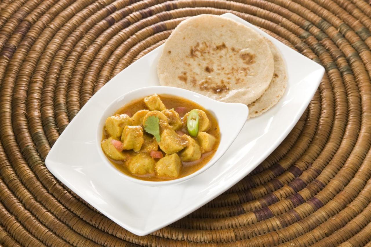 Oyo 23540 Hotel Suryakant Rajkot Eksteriør billede