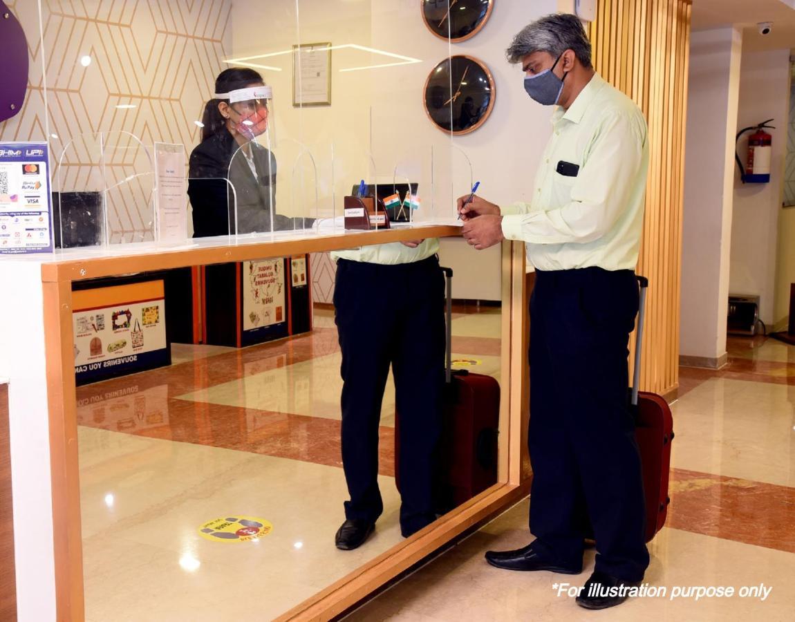 Oyo 23540 Hotel Suryakant Rajkot Eksteriør billede