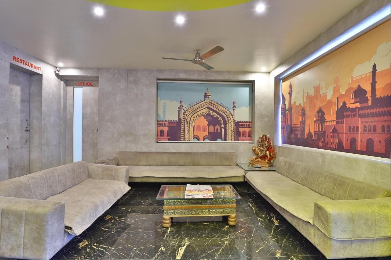 Oyo 23540 Hotel Suryakant Rajkot Eksteriør billede
